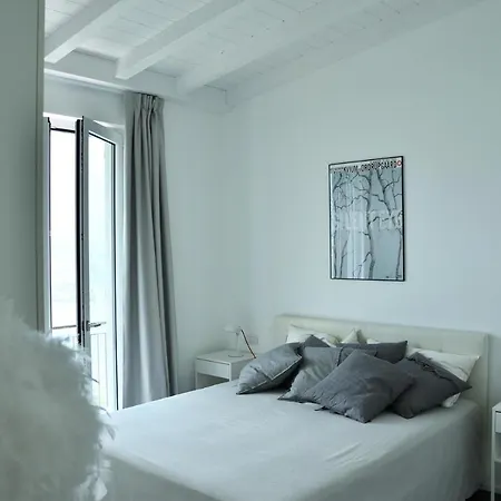 Regina Villa *